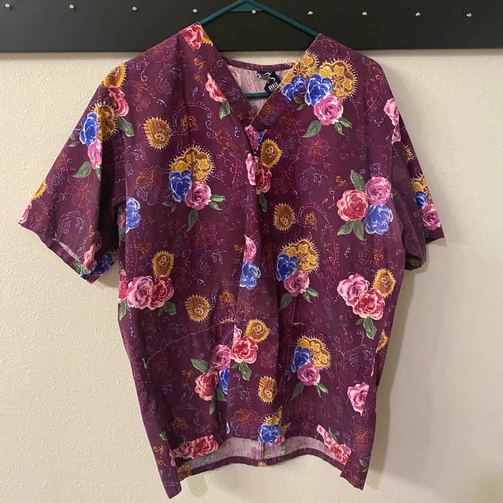 Barco scrub top